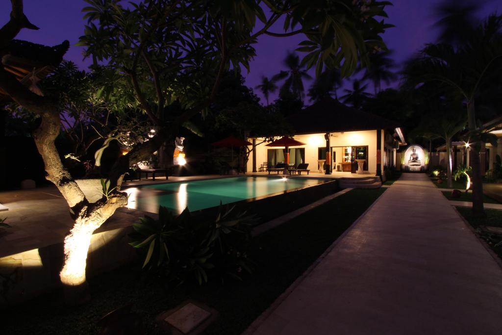 Hotel Melamun Lovina  Exterior photo
