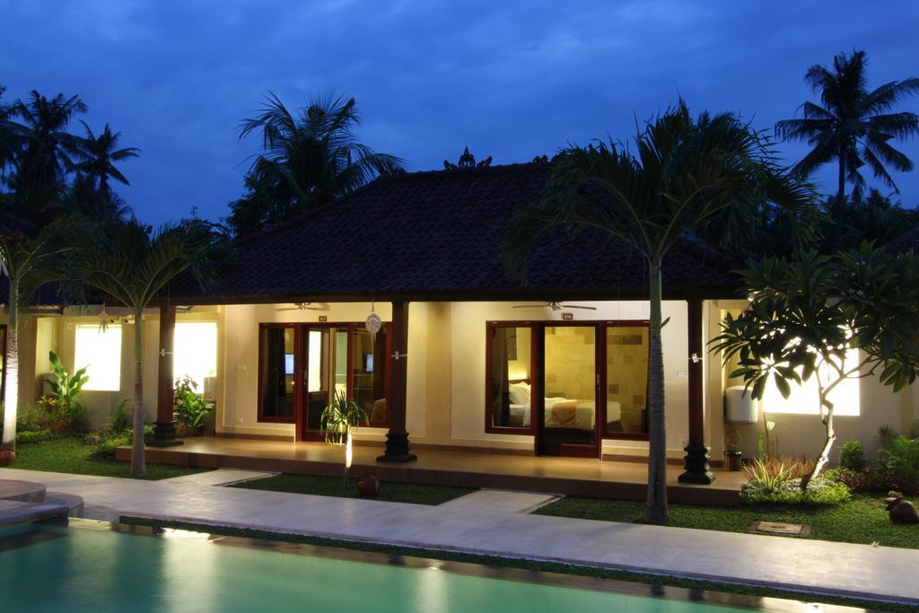 Hotel Melamun Lovina  Exterior photo