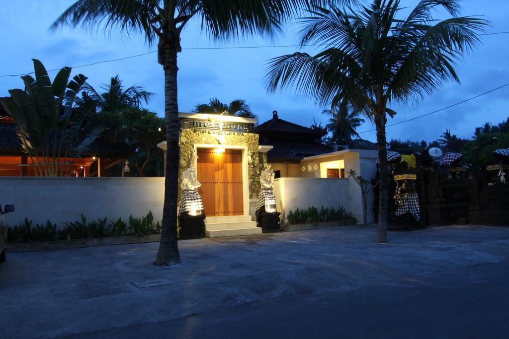 Hotel Melamun Lovina  Exterior photo