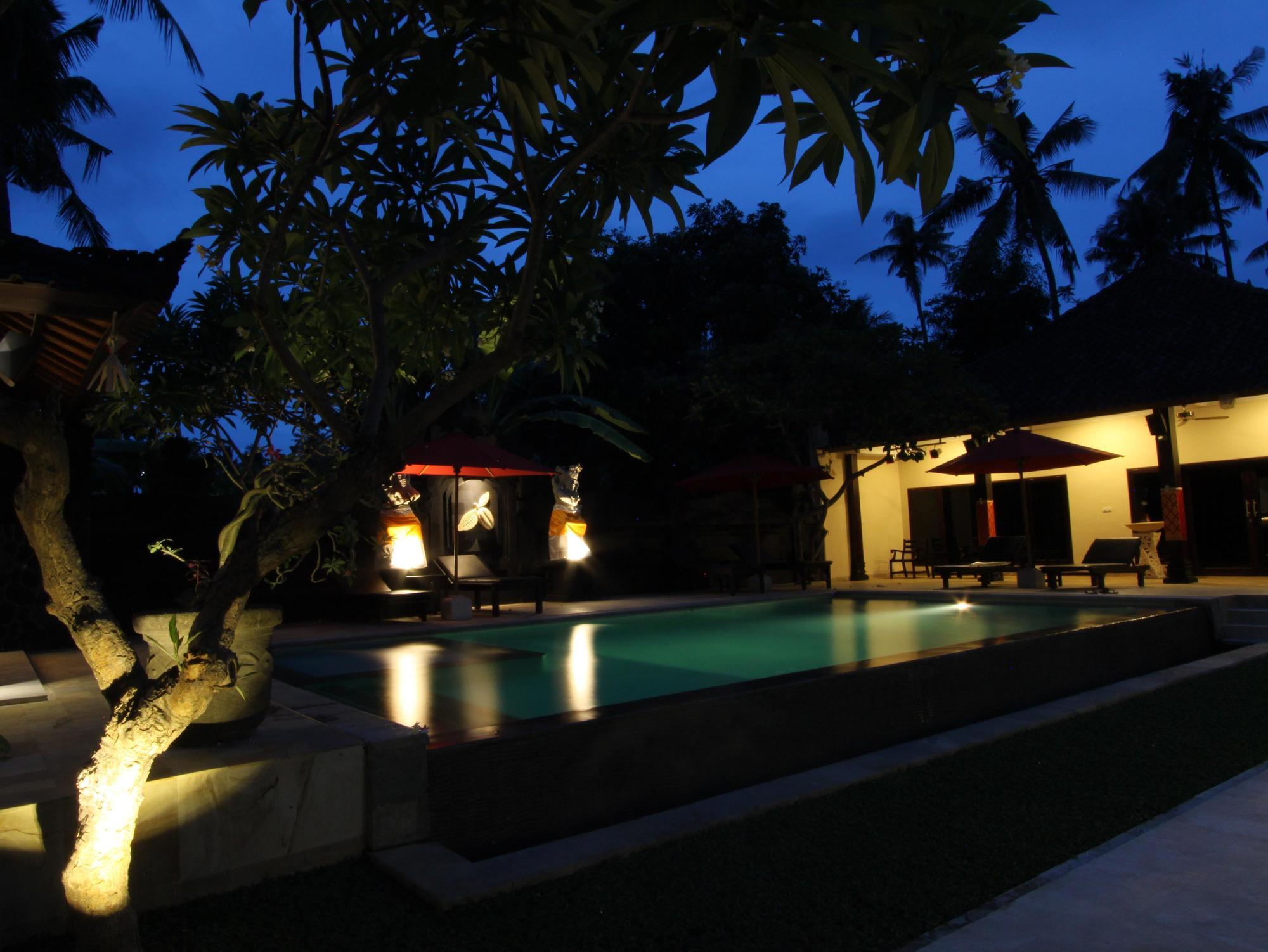 Hotel Melamun Lovina  Exterior photo
